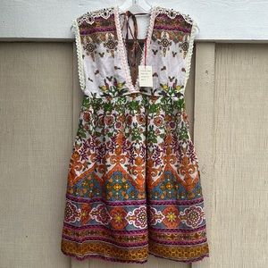 NWT RAGA Floral Sleeveless Top Size Small